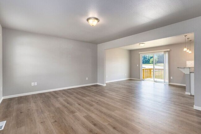 Building Photo - 1200 Elise Dr