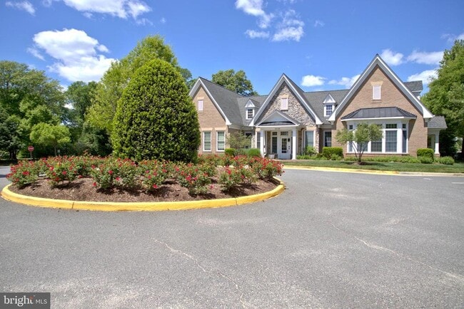 Foto del edificio - 4600 Carisbrooke Ln