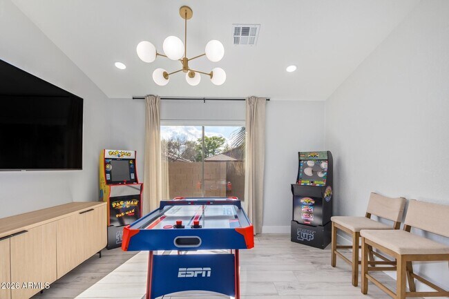 Foto del edificio - 16019 W Linden St