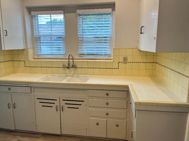 Foto del edificio - 11446 Hadley St