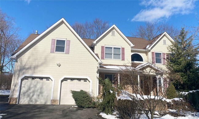 Building Photo - 51 Walnut St