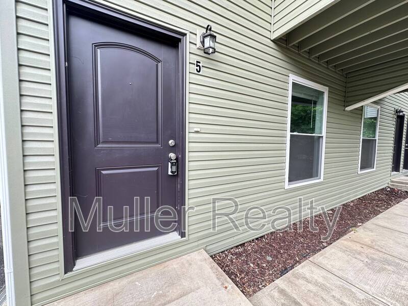 Foto principal - 3536 Old Valley View Dr