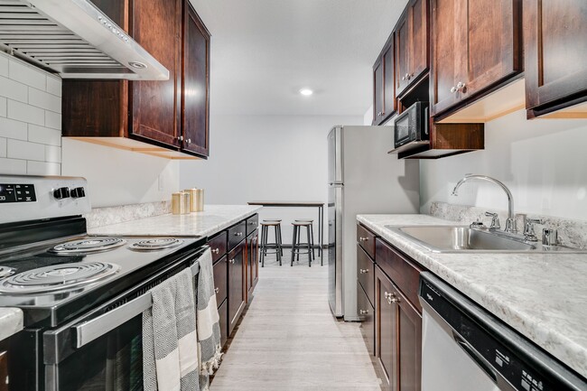 Building Photo - Fine Living at Aquila Park & Royal Park