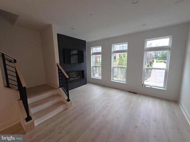 Foto del edificio - 5337 ZENITH OVERLOOK Dr