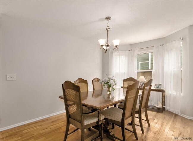 Foto del edificio - 7053 Townsend Dr