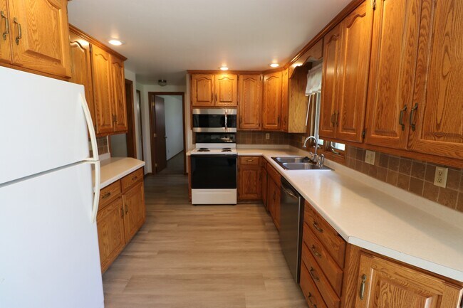 Building Photo - 1175 Nova Ln