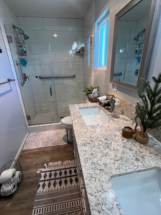 Master Bathroom - 1928 S Freeman St
