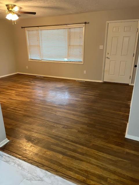 Foto del edificio - 240 W French St