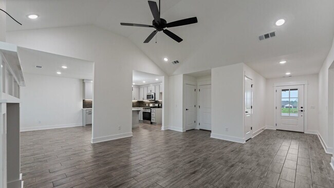 Building Photo - Modern Summerfield Home