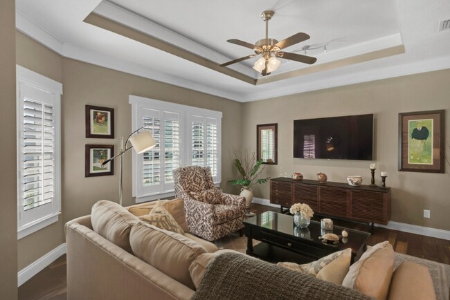 Building Photo - 215 Wiregrass Ln