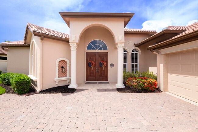 Foto del edificio - 923 SW Grand Reserves Blvd