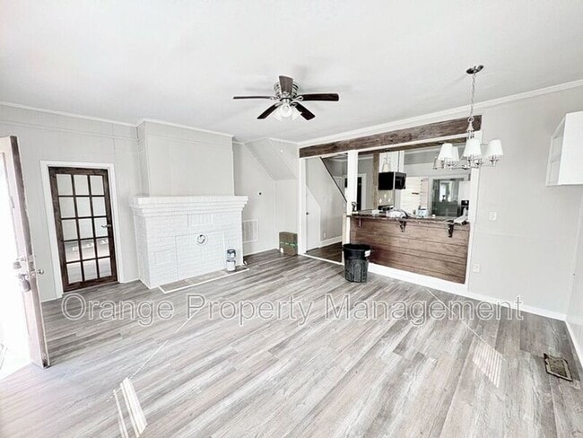 Photo - 533 Broadway St House