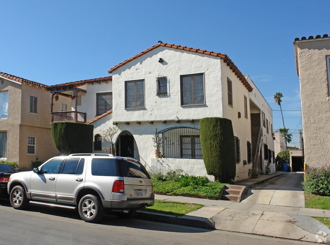 Building Photo - 327 N Curson Ave