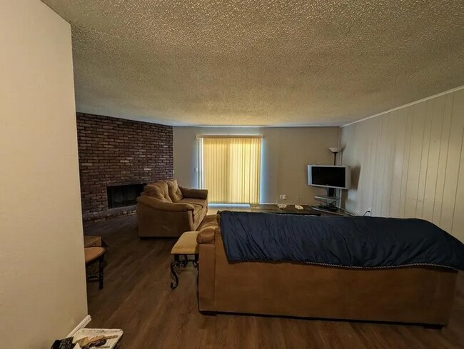 Foto del edificio - 9905 E 21st Pl