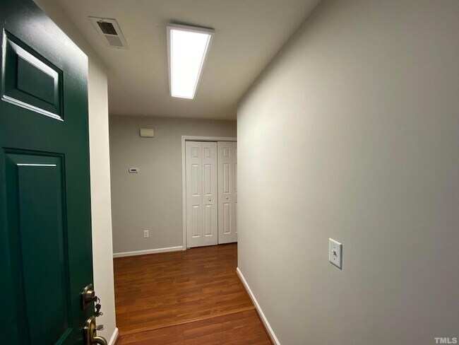 Foto del edificio - 2413 Wellington Ridge Loop