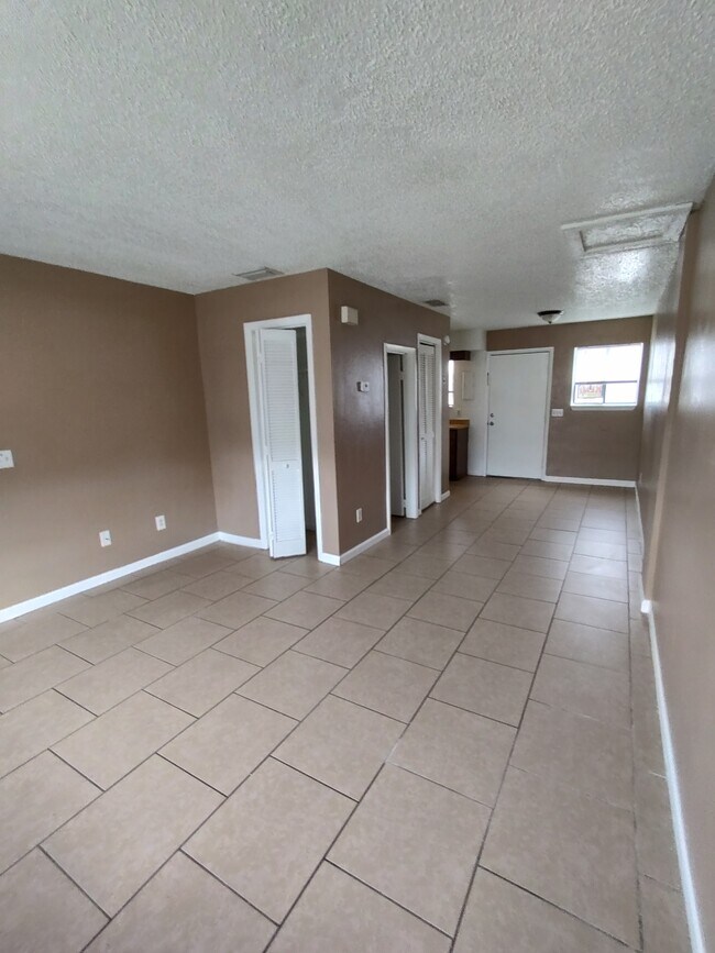 Building Photo - 5820 Butler Dr