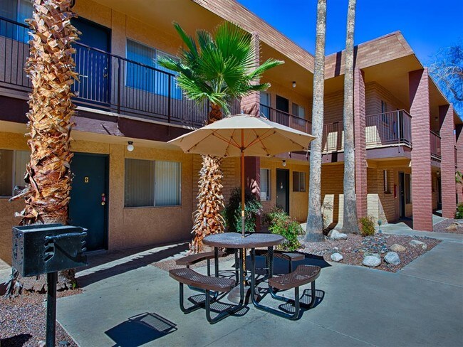 Fountain Plaza Apartments - Tucson, AZ | Apartments.com