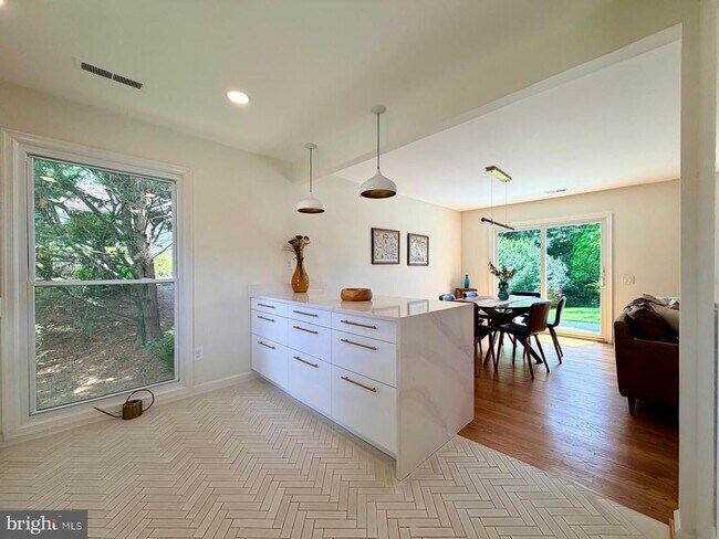 Foto del edificio - 12904 Missionwood Way