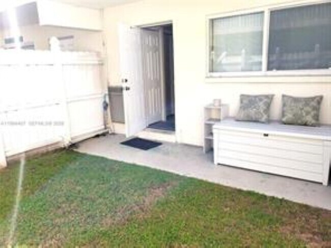 Foto del edificio - 1878 NE 46th St