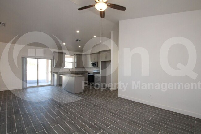 Foto del edificio - 540 W Coolidge Ave