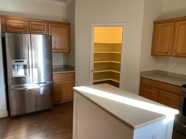 Building Photo - Don't Miss this Spacious Sahuarita Beauty!