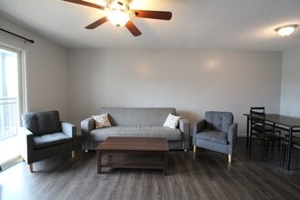 Building Photo - 1346 Hunters Rd