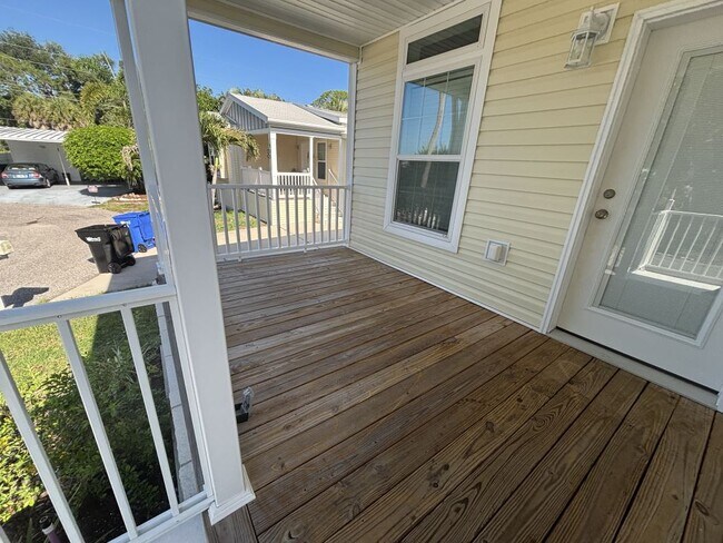 Building Photo - 909 Inagua W