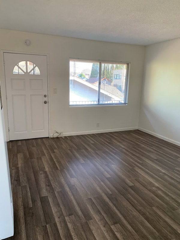 Building Photo - 1070 Gardenia Ave
