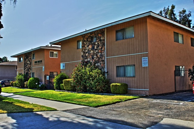 Building Photo - Pine Brook