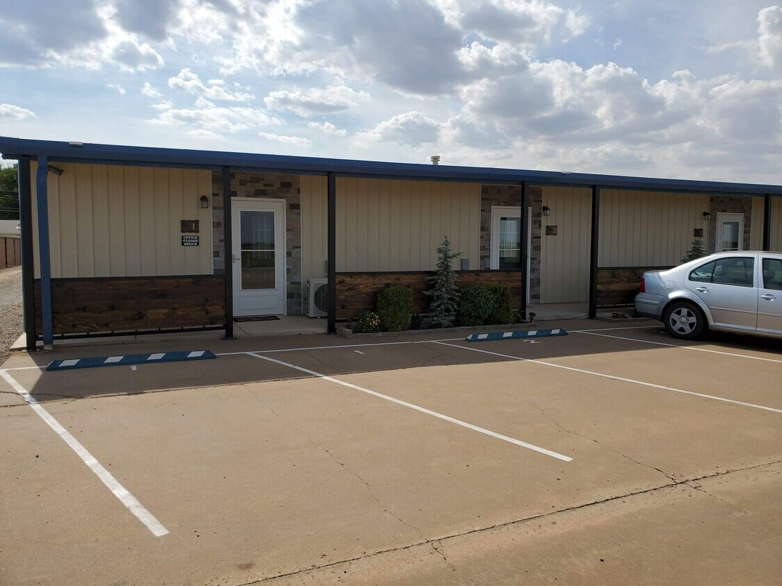 10016 US81 Unit 2, Waukomis, OK 73773 Apartments in Waukomis, OK