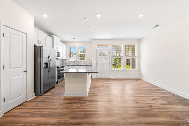 Foto del edificio - 1528 Cedar Tree Dr