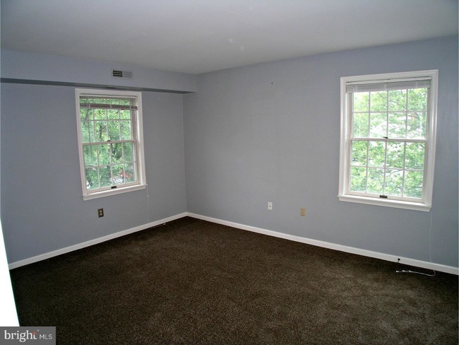 Building Photo - 620 Manatawny St