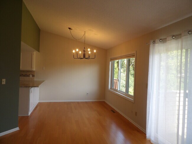 Foto del edificio - 6095 Courtly Alcove
