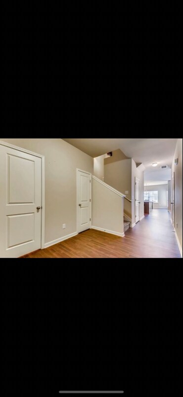 Foto del edificio - 3347 Blue Springs Walk