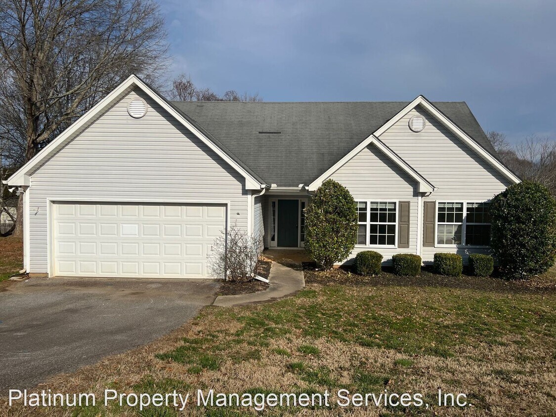 3 br, 2 bath House 279 Wahsega Way House Rental in Dahlonega, GA