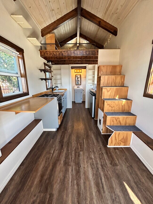 Foto del edificio - 754 Glencoe Dr