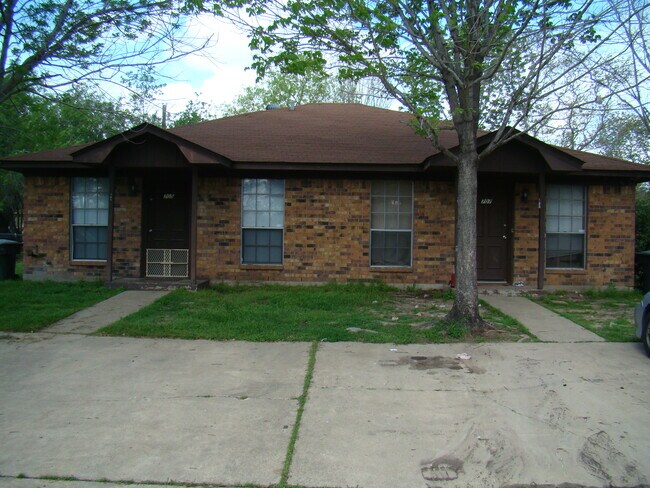 Foto del edificio - 707 Llano Place
