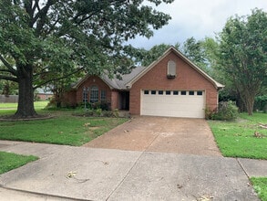 Building Photo - 6630 Millgrove Park Dr