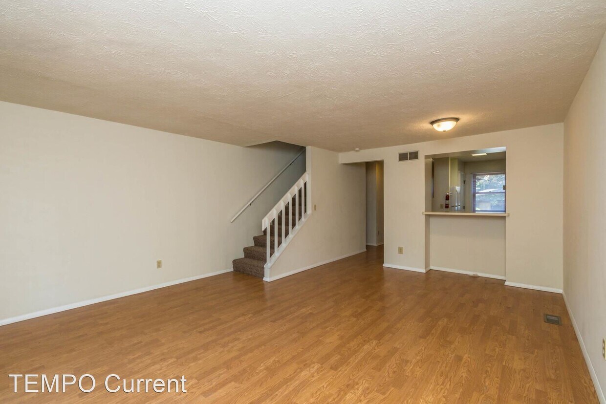 Primary Photo - 2313 E Winding Brook Ct