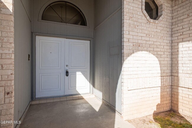 Building Photo - 11241 Beach Front Dr