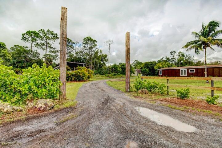 Foto principal - 1320 B Rd