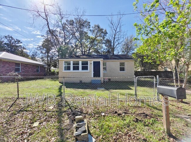 Foto del edificio - 616 E 61st St