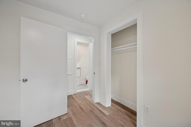 Foto del edificio - 111 W Queen Ln