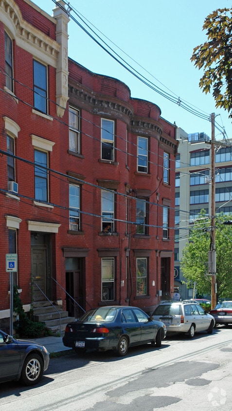 Building Photo - 12-14 Hutton St