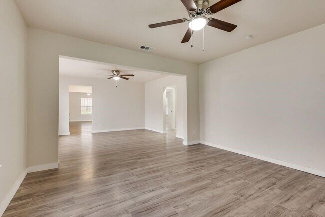 Building Photo - 3305 Avenue L