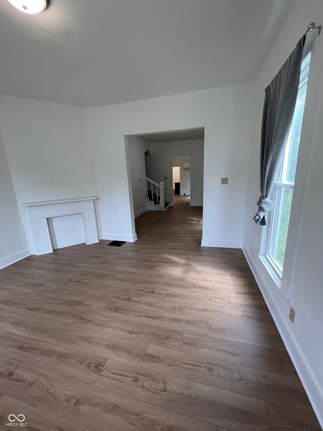 Foto del edificio - 730 W 9th St