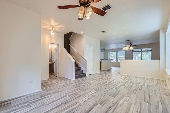 Building Photo - 200 Cadillac Cove