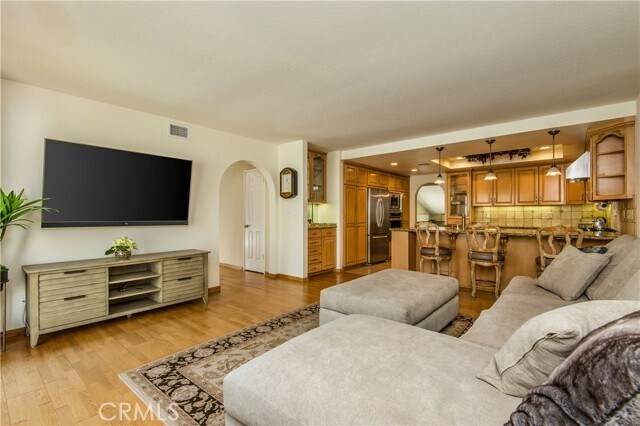 Building Photo - 6624 Ocean Crest Dr