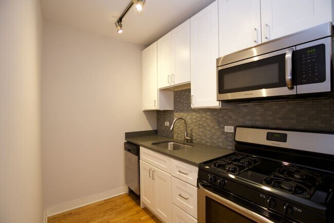 Foto del edificio - 2425 N Kedzie Blvd