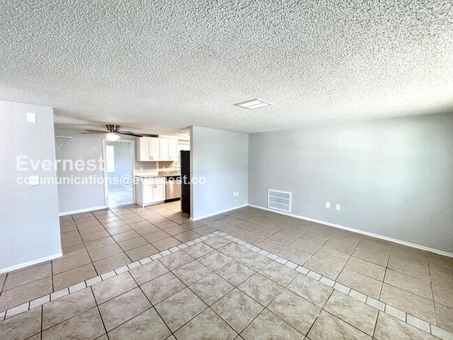 Foto del edificio - 11710 Paige Dr